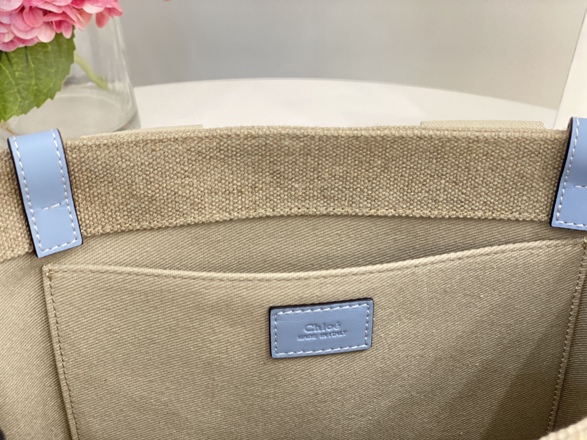 Chloe Medium Woody Tote Bag In Linen 